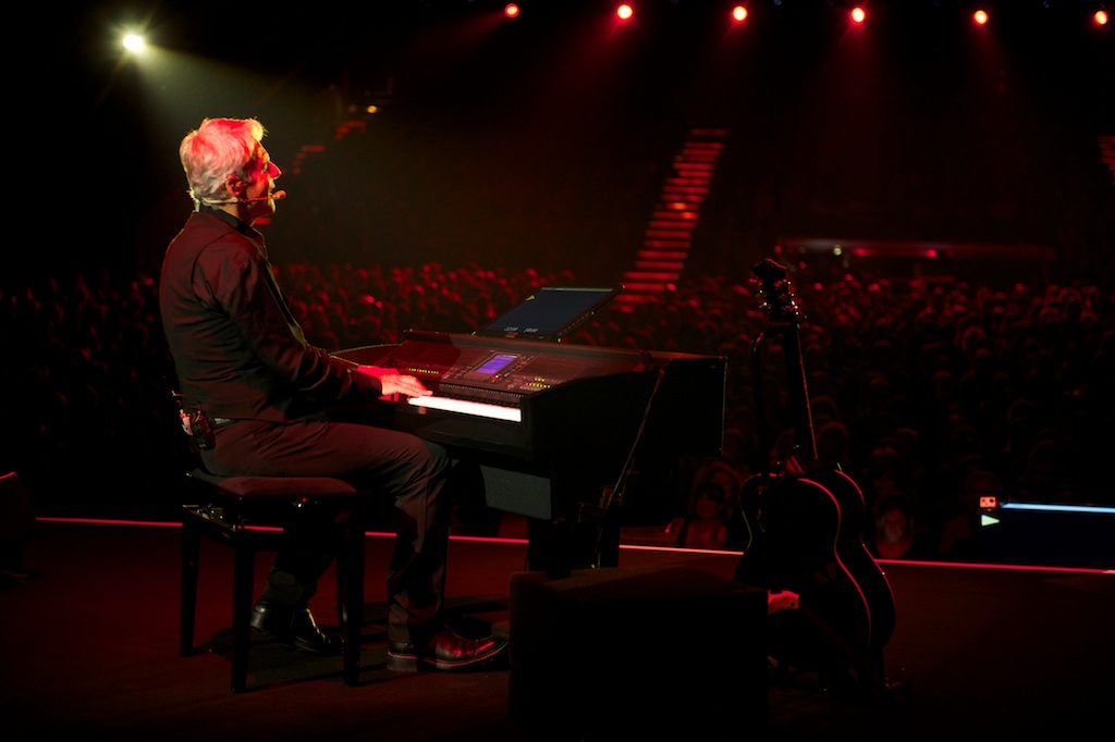 Claudio Baglioni al pianoforte